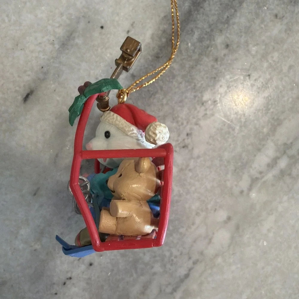 VTG Lustre Fame 1992 Christmas Tree Ornament Skiing MOUSE &‎ Bear Ski Lift